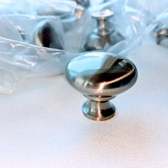 Set of 12 Brushed Nickel Kitchen Cabinet Drawer Knob Handles & Screws - Picture 5 of 5